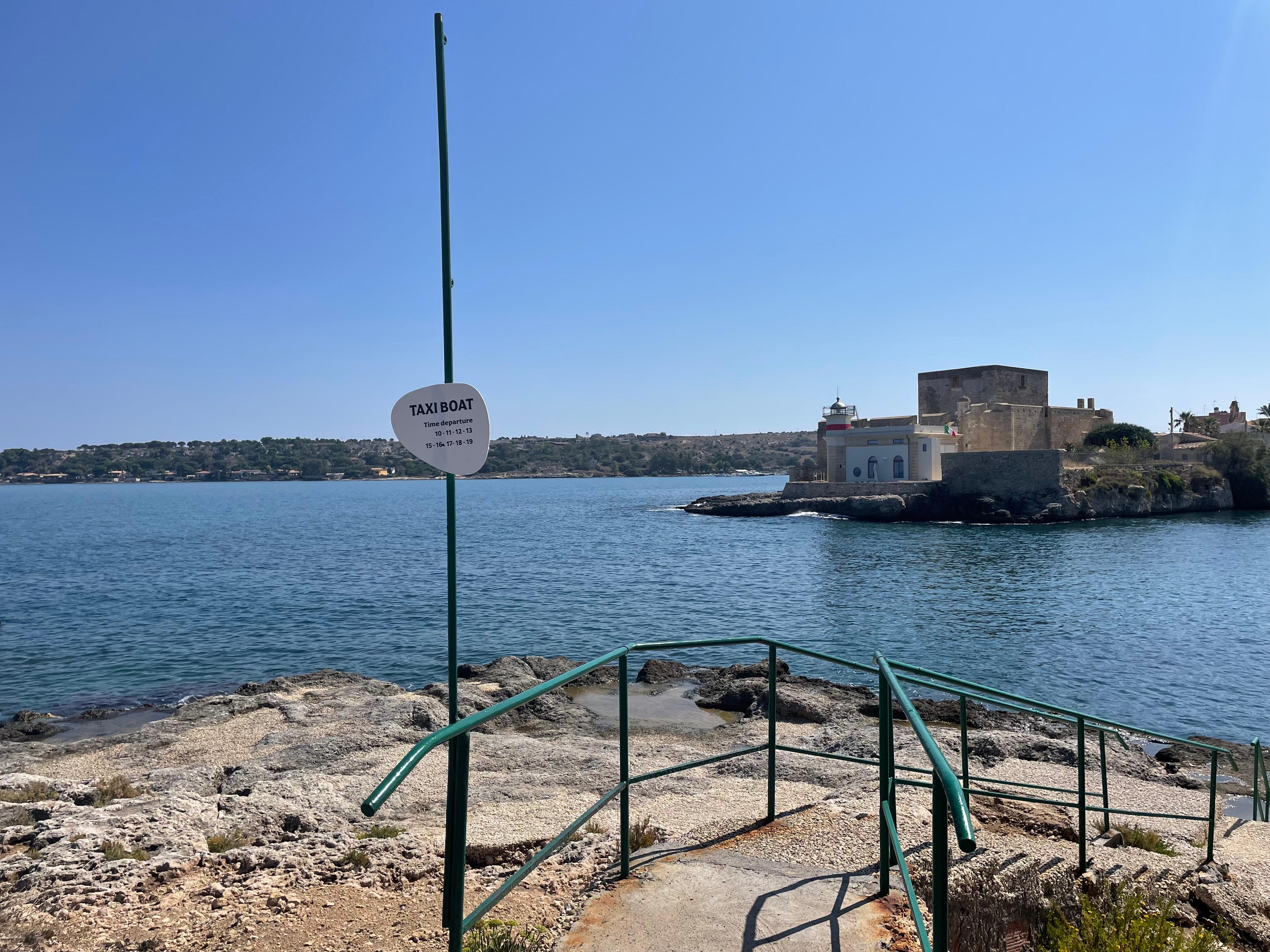 This is “bad weather” and “rough sea” in Sicily = no boat service