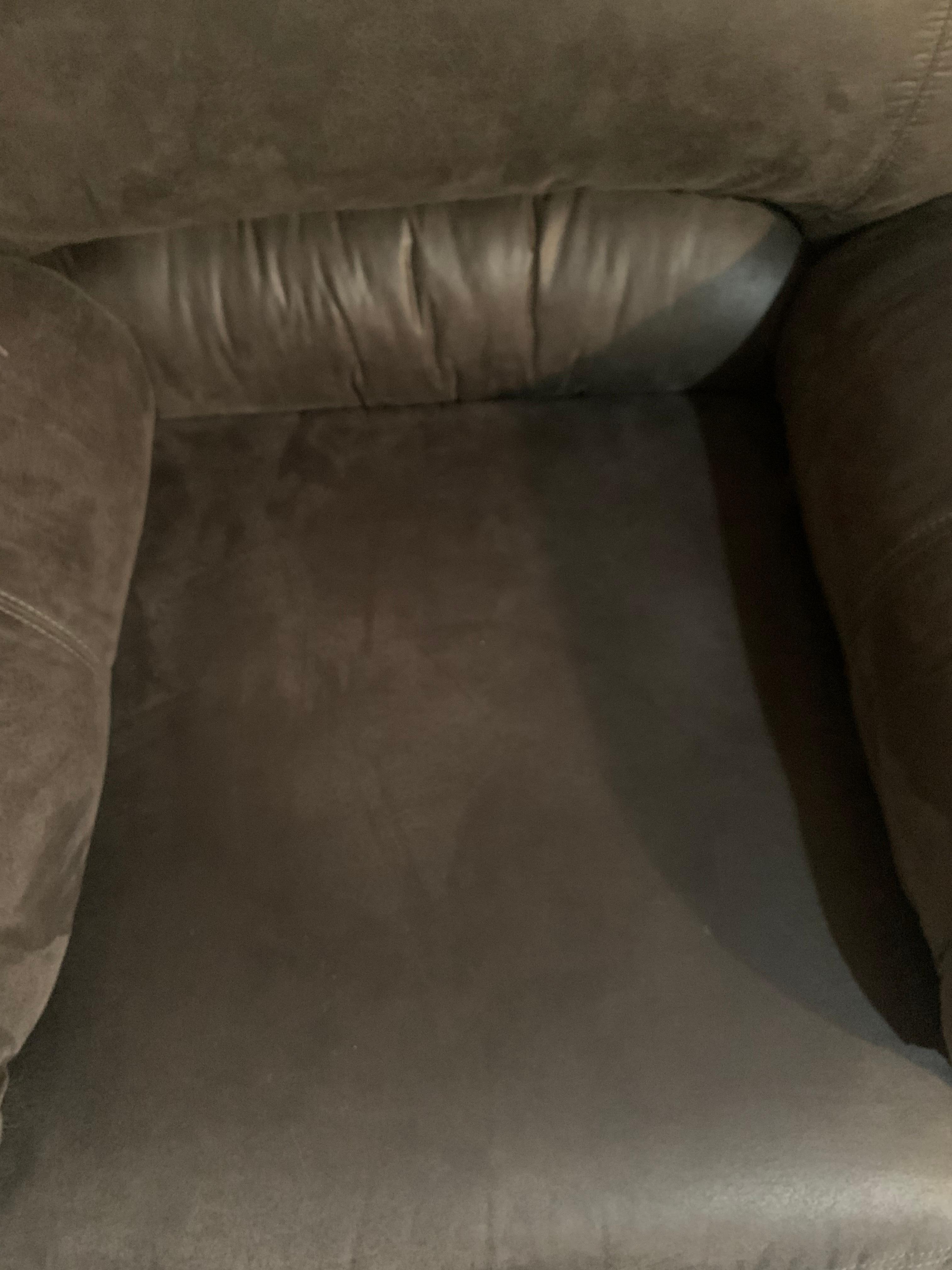 The urine in the cushion 