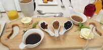 Breakfast condiments