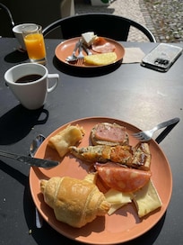 Tiny full breakfast!!