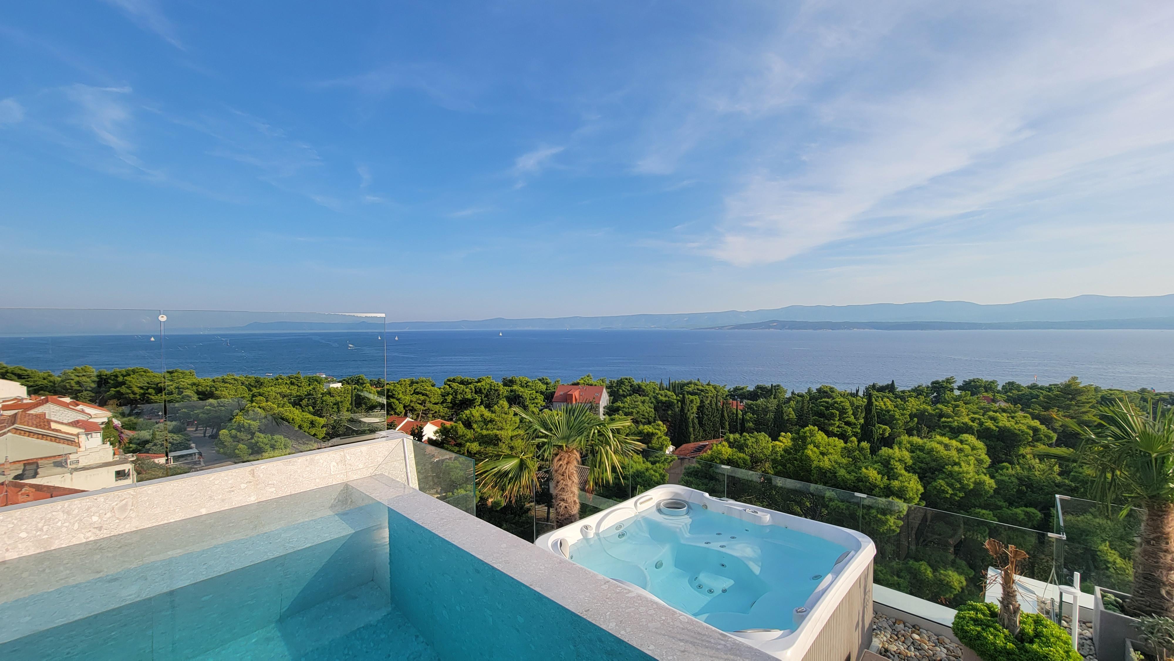 Roof Pool