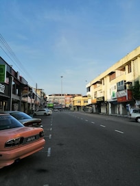 Location of the hotel - view from road