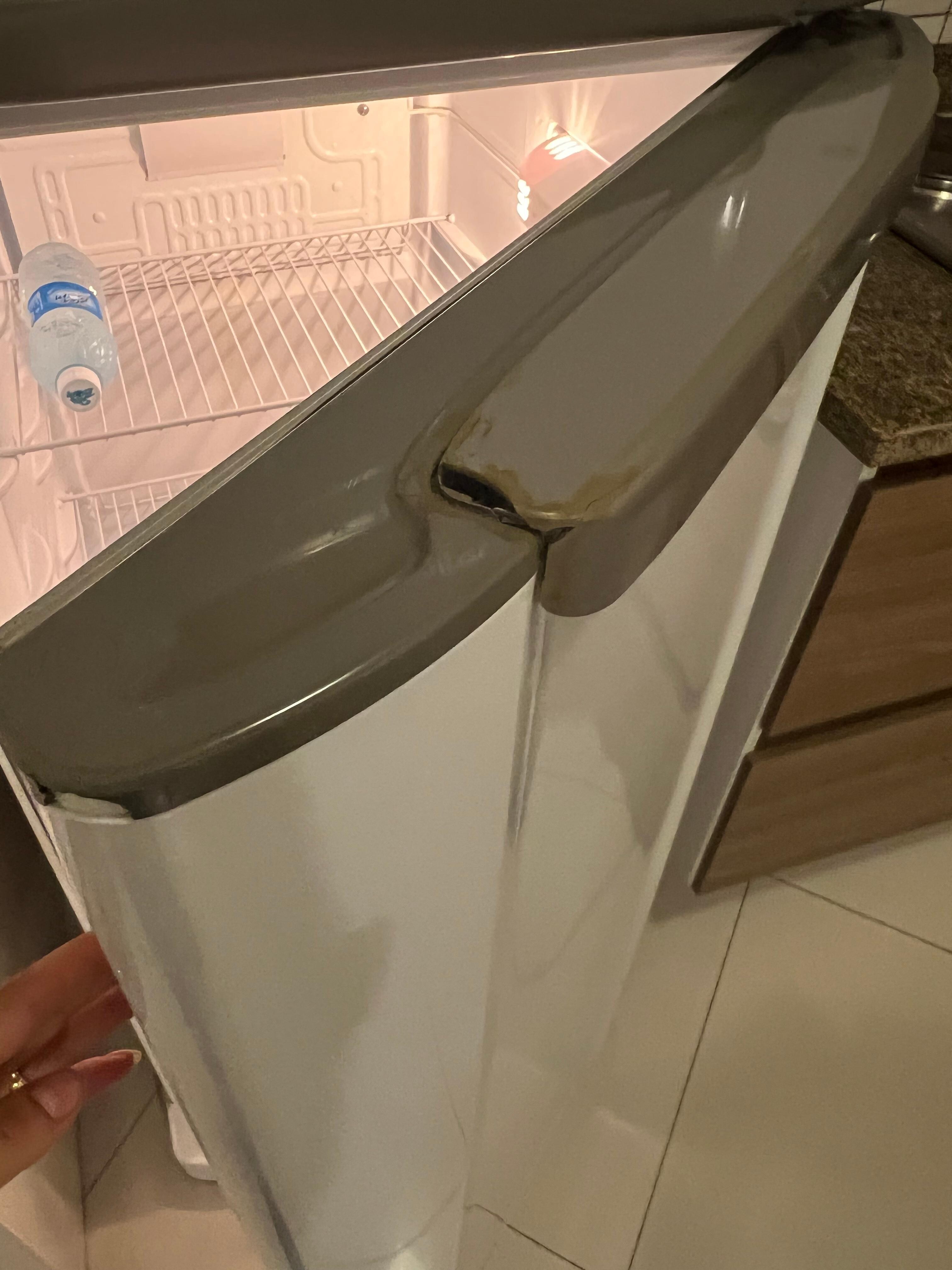 Broken handle on the fridge