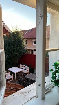 Utsikt fra rom 8 i hovedbygningen.