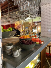 Hedelmät aamiaisella