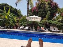 Avslapping ved poolen