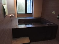 房內大浴池