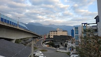 向外望