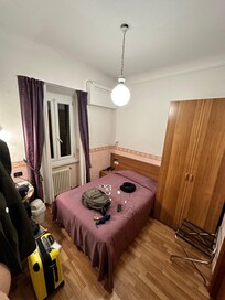 Room for 1 person, Lake View