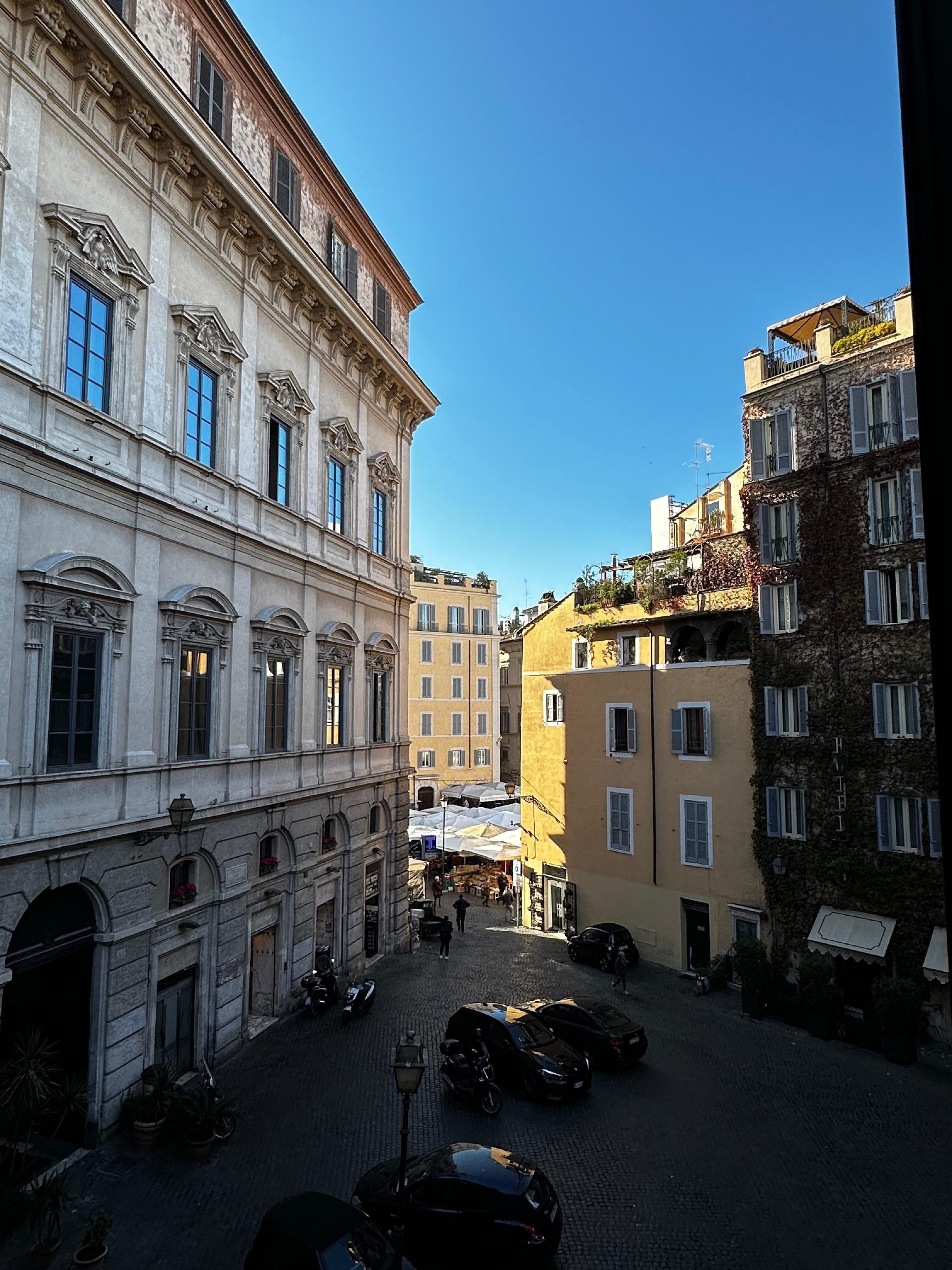 Piazza del Biscione