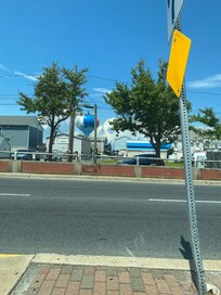 Didn’t take any pictures of my hotel room, only this picture when approaching Ocean City by car😊😊😊😊