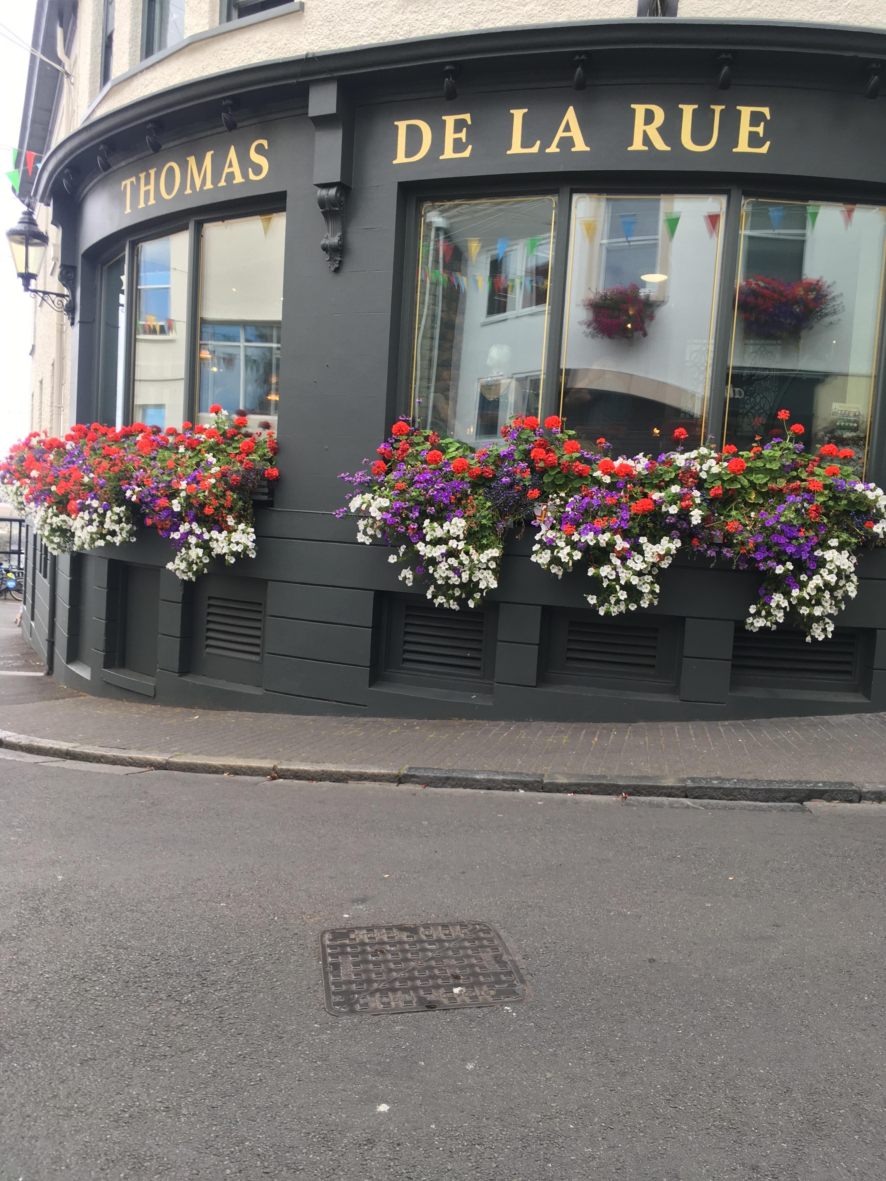 Pub near hotel - lovely flower display 