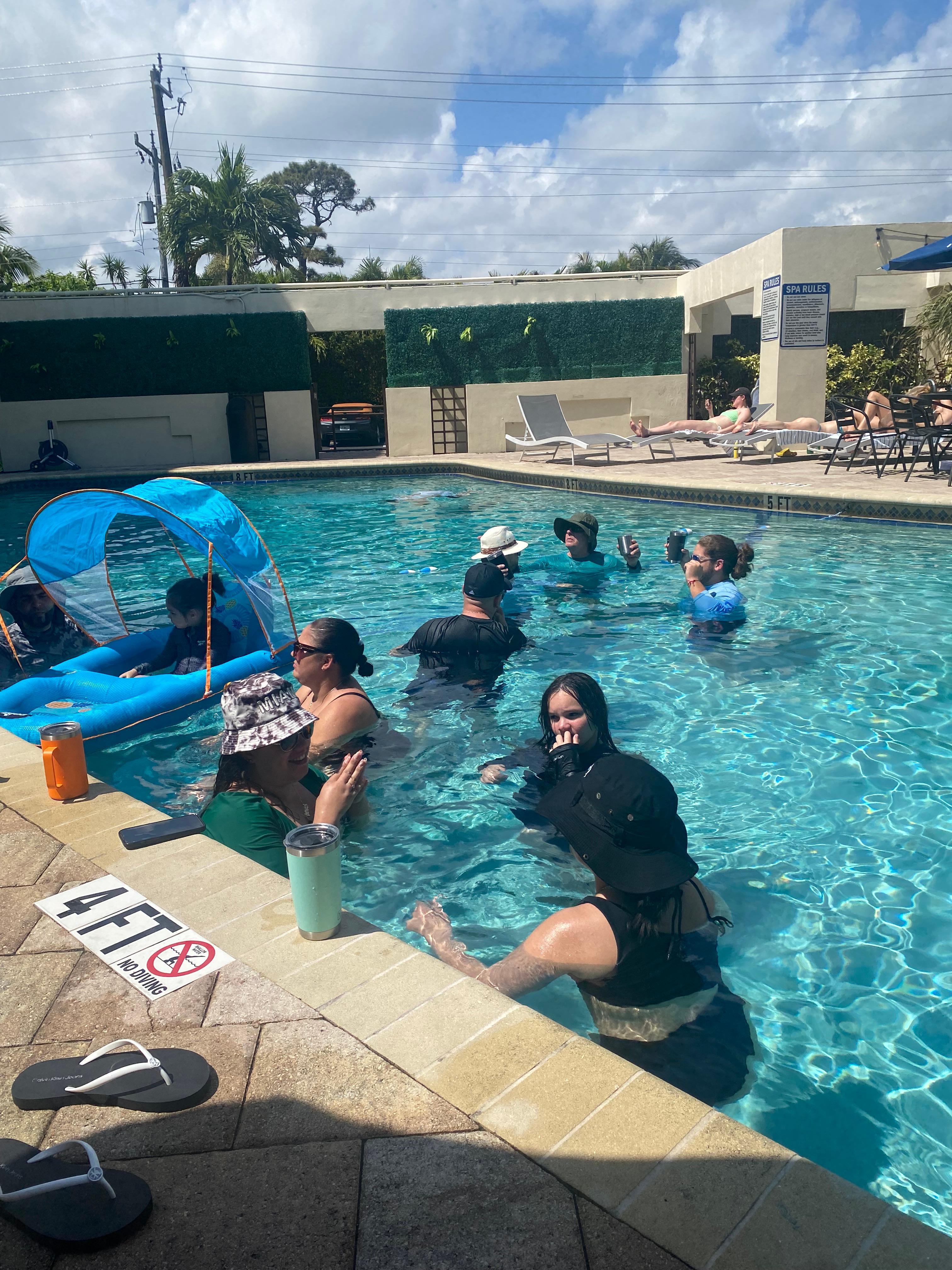 Muy buena la piscina