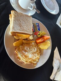 朝食 15ドルぐらい