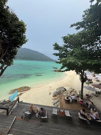 Utsikten från strandrestaurangen