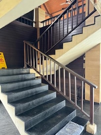 Steps to climb to Restaurang