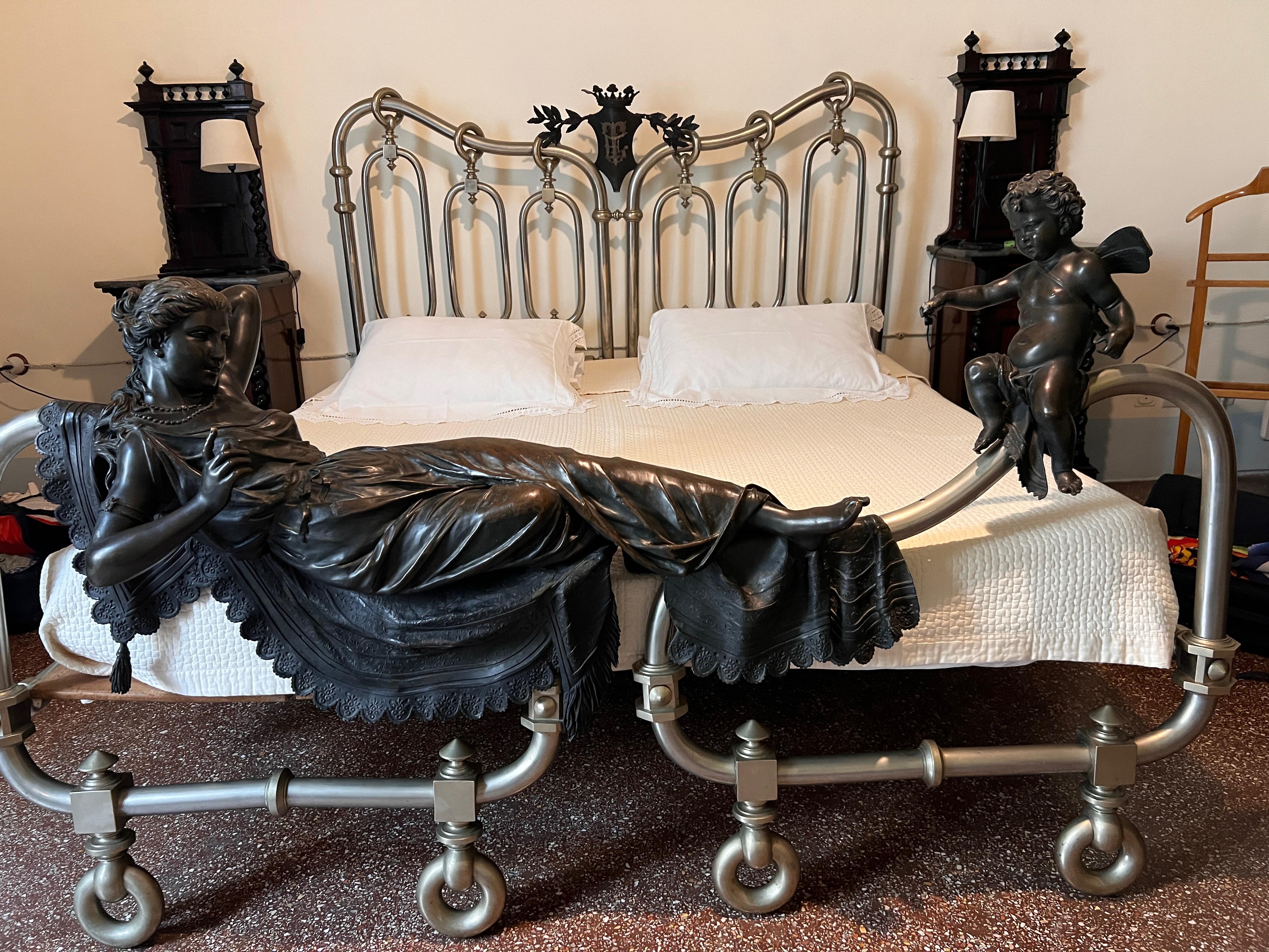 king size sculpture bed