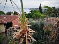 Näkymät kattokerroksessa olevasta aamiashuoneesta Taurusvuorten suuntaan ovat huikeita.