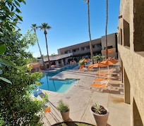 Das einzige was halbwegs okay ist.