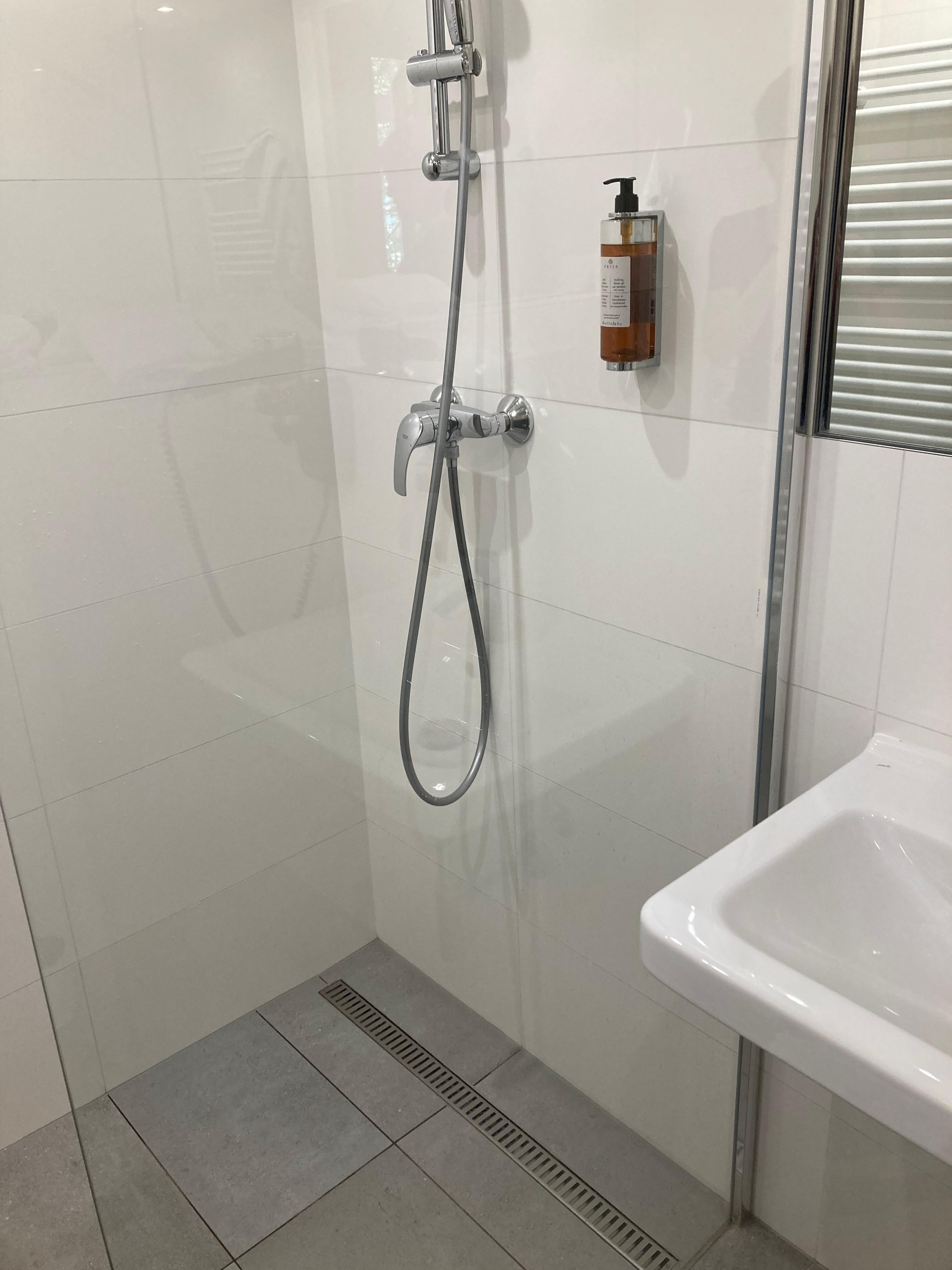 Douche bien large