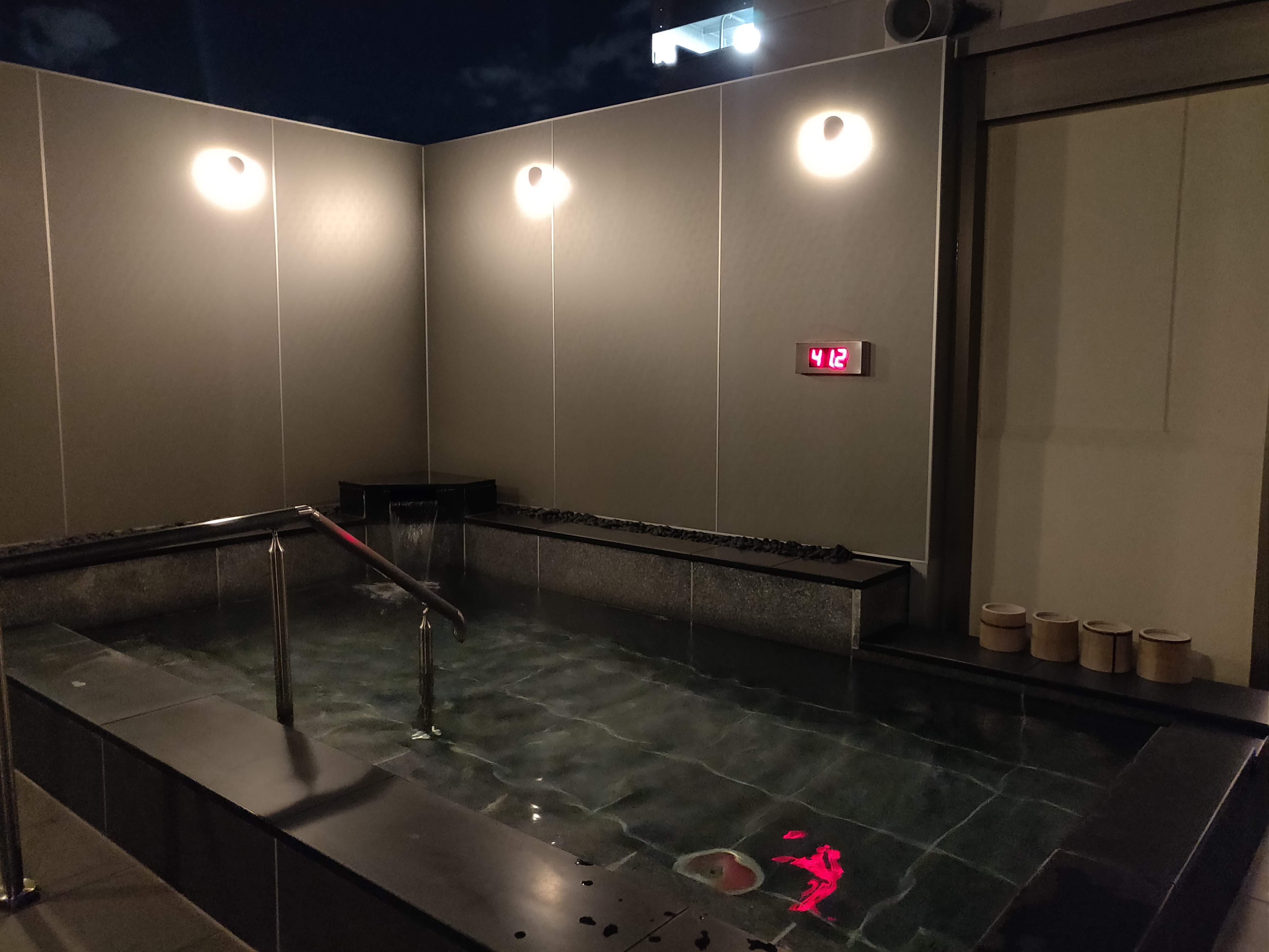 Hot open-air bath at the roof! Perfect after a long day. 