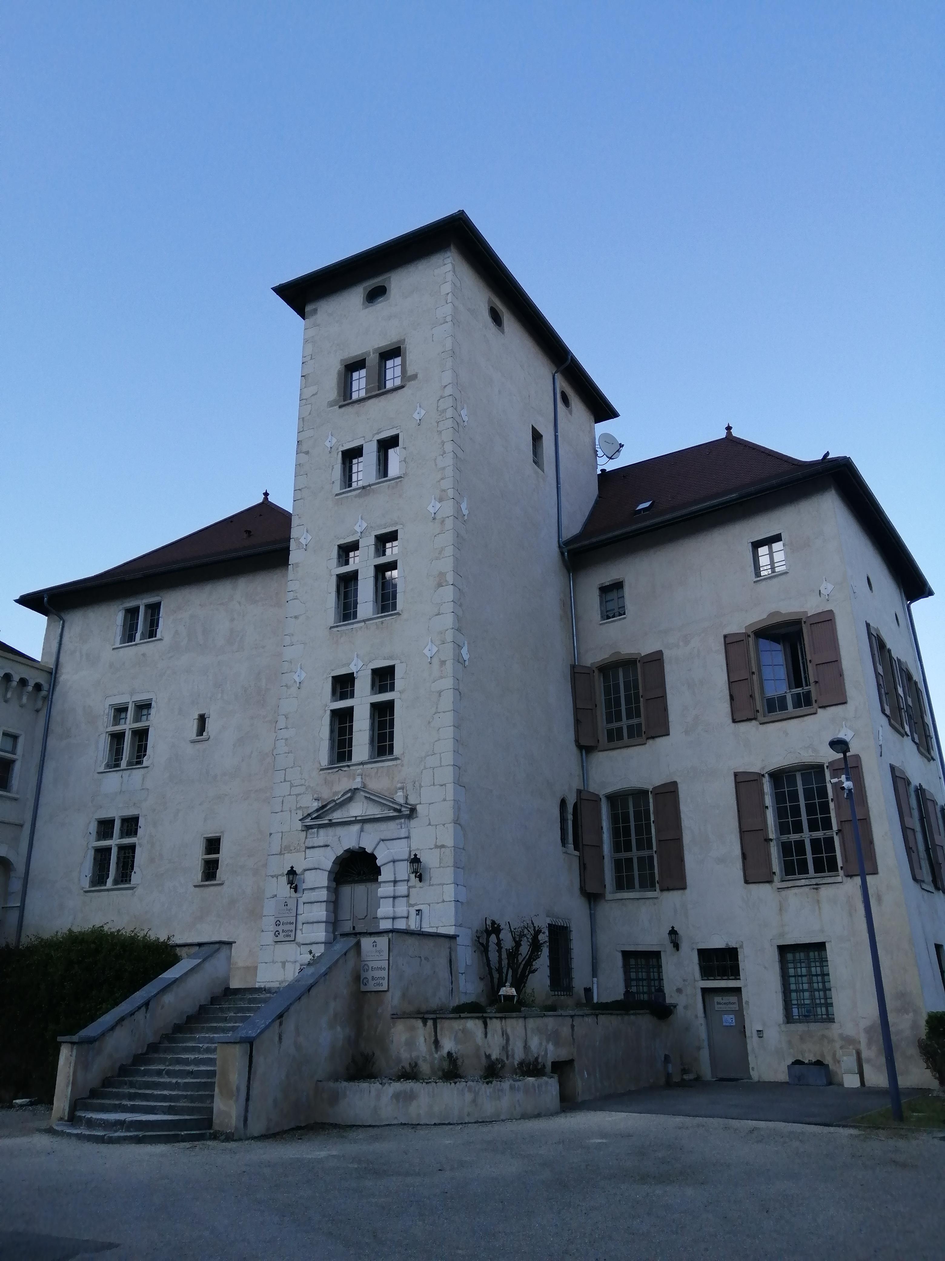 Tempologis château de la rochette à fontaine tres bien aussi 