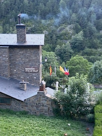 Restaurant behind hotel