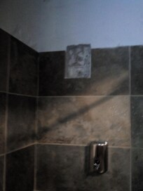 douche tres rustique