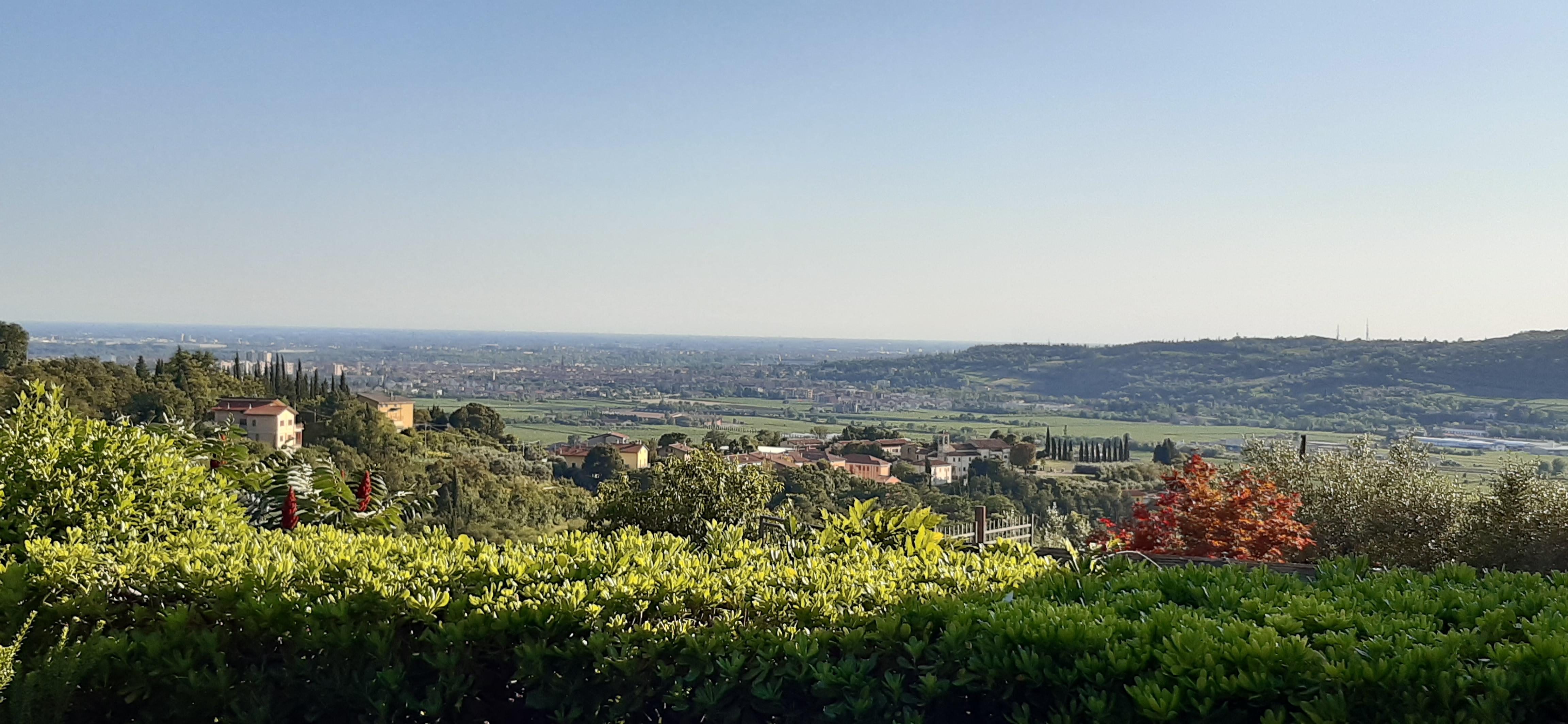 Vue apaisante sur la plaine de Vérone 