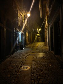 Street at night đ€·đ»ââïž