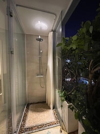 Douche sur le balcon