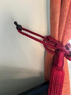 Curtains was tangled and could not be used