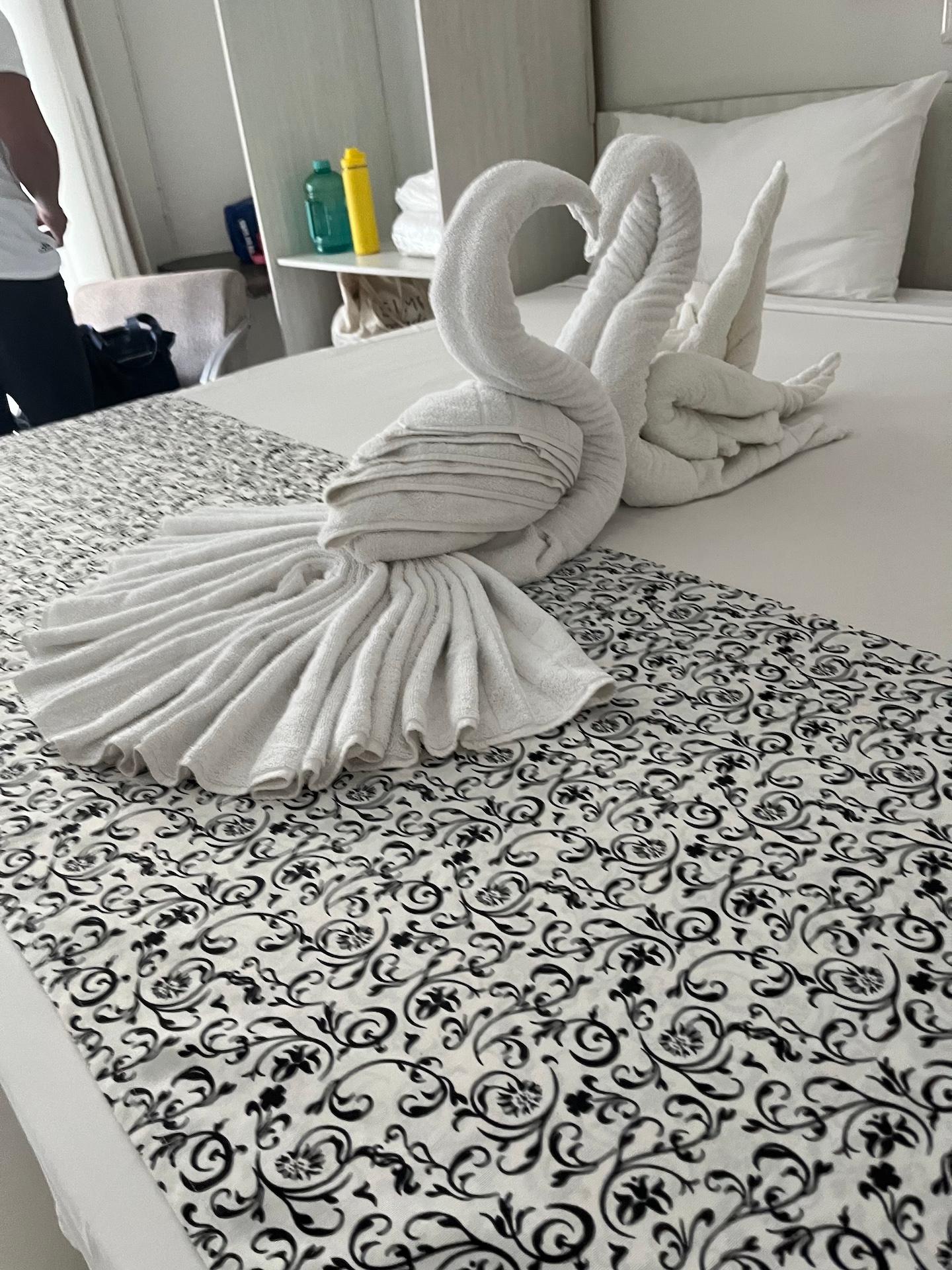 Decoração da cama com toalhas