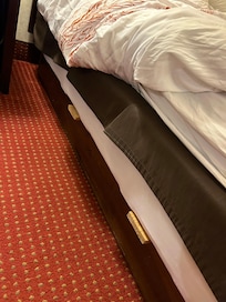 Boards holding up mattress poorly