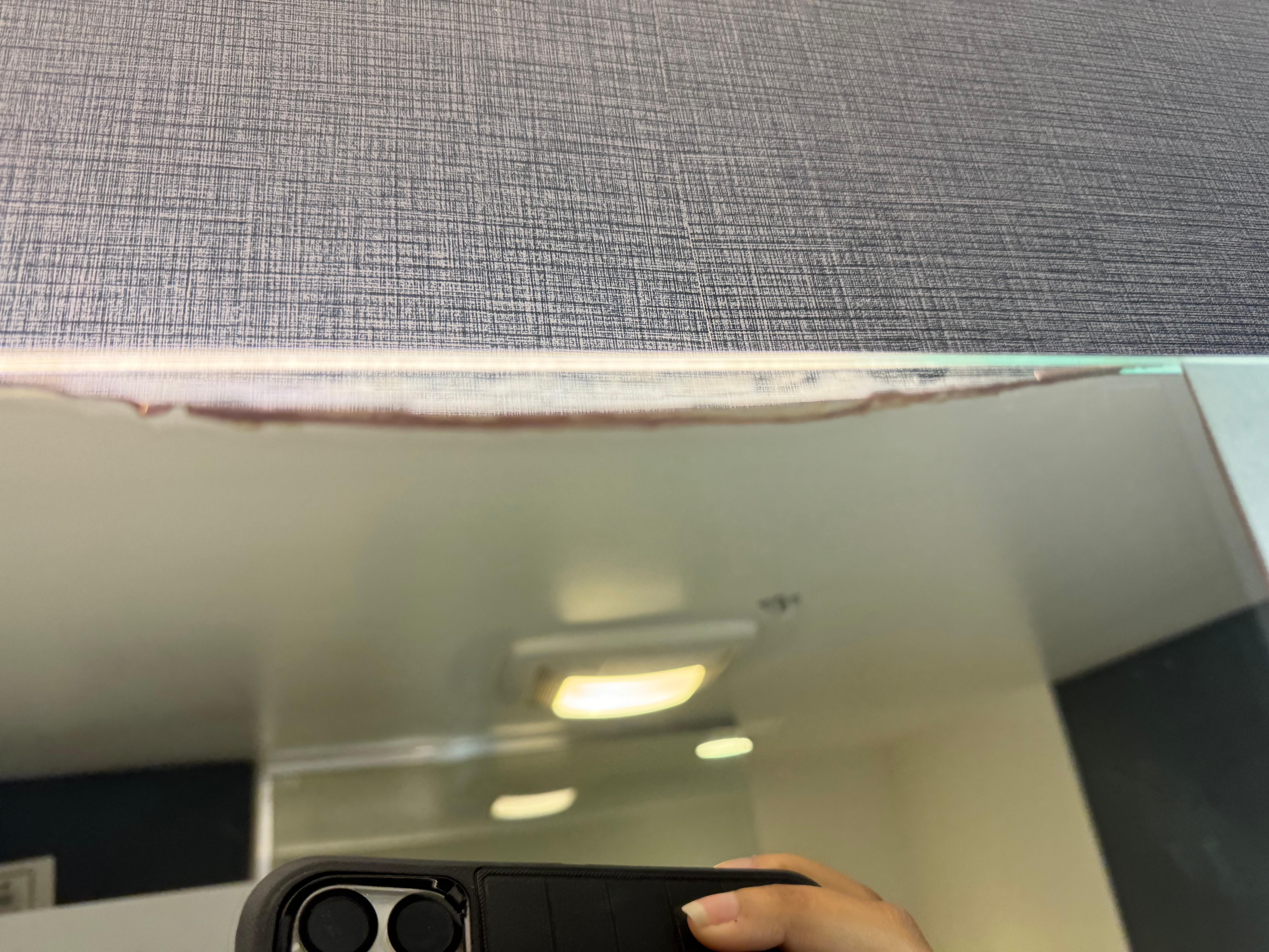 Damaged mirror