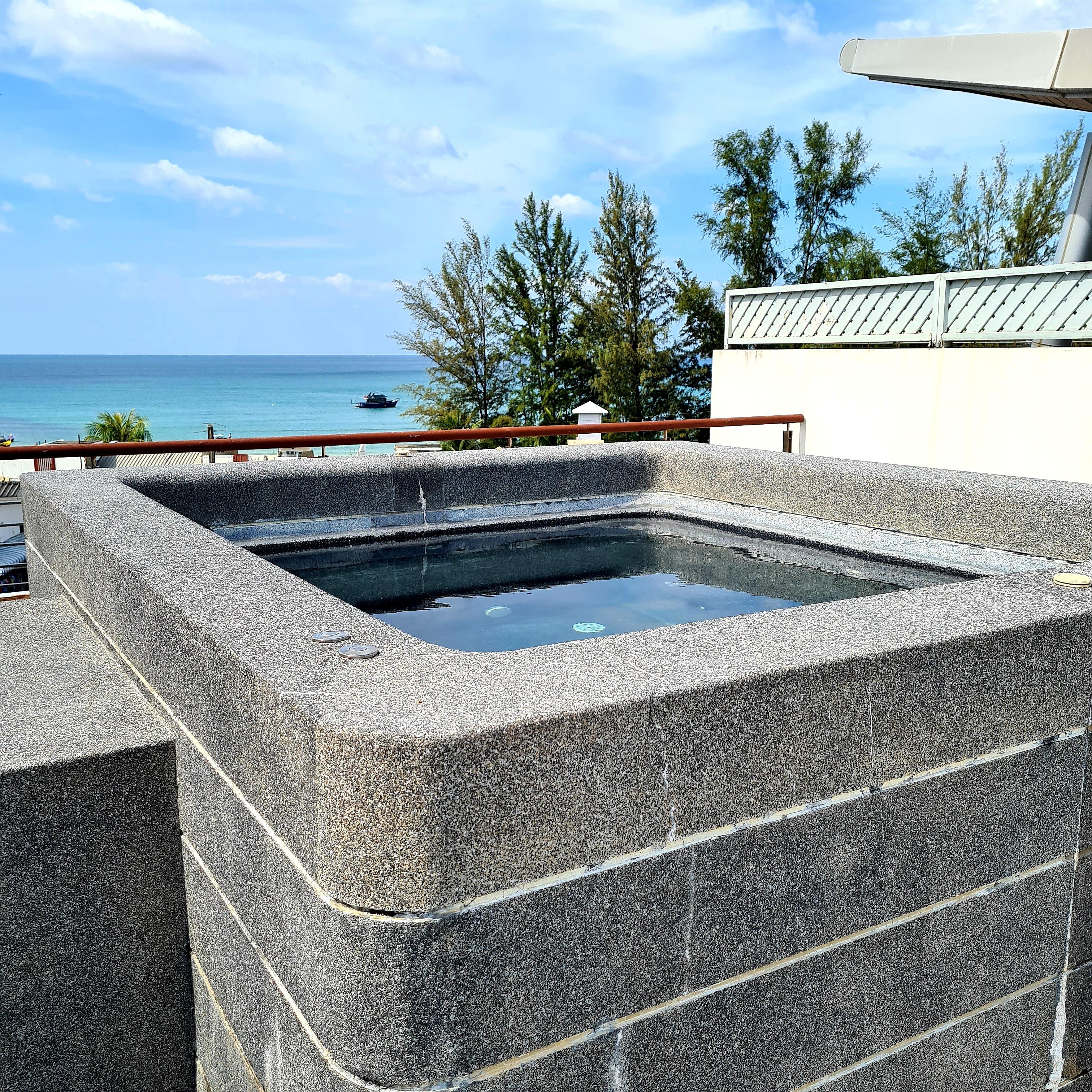 Tub on the private roof top