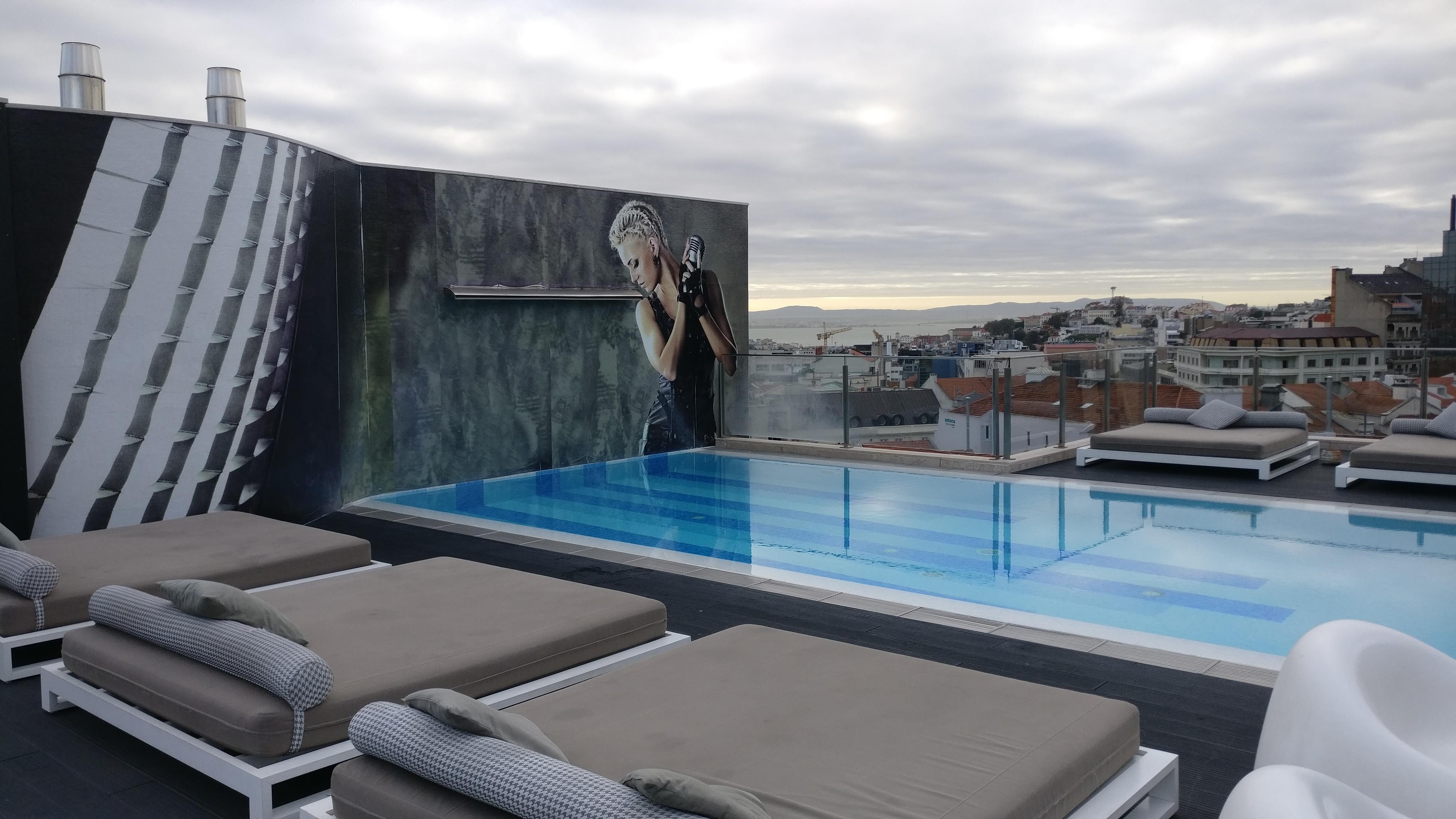 Rooftop Swimming pool