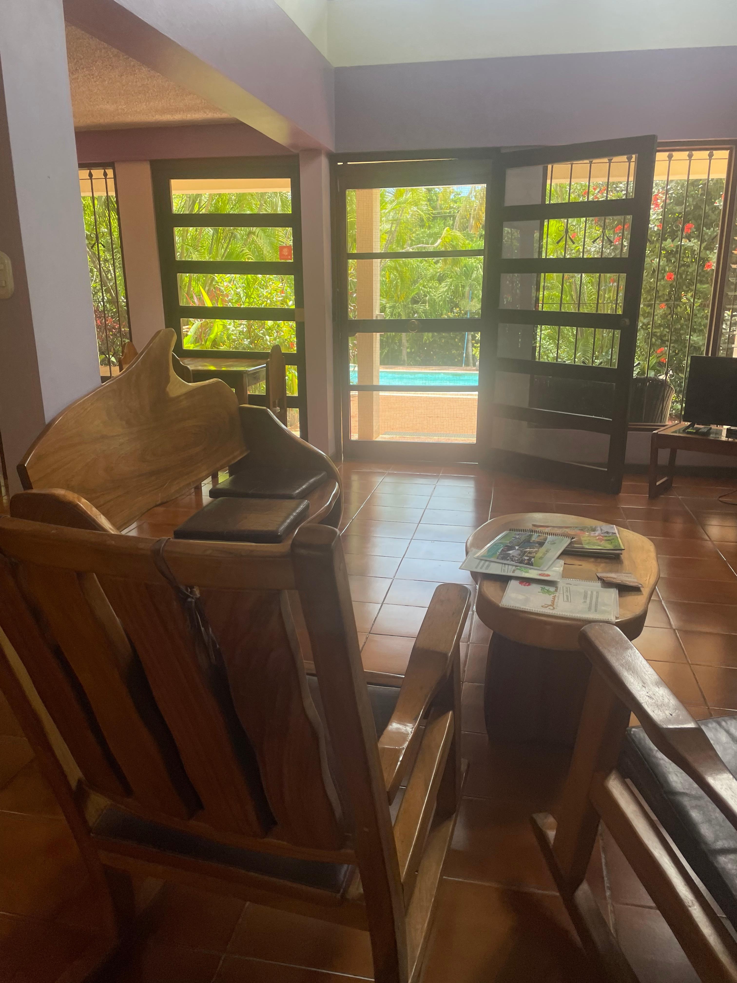 Lobby/breakfast area