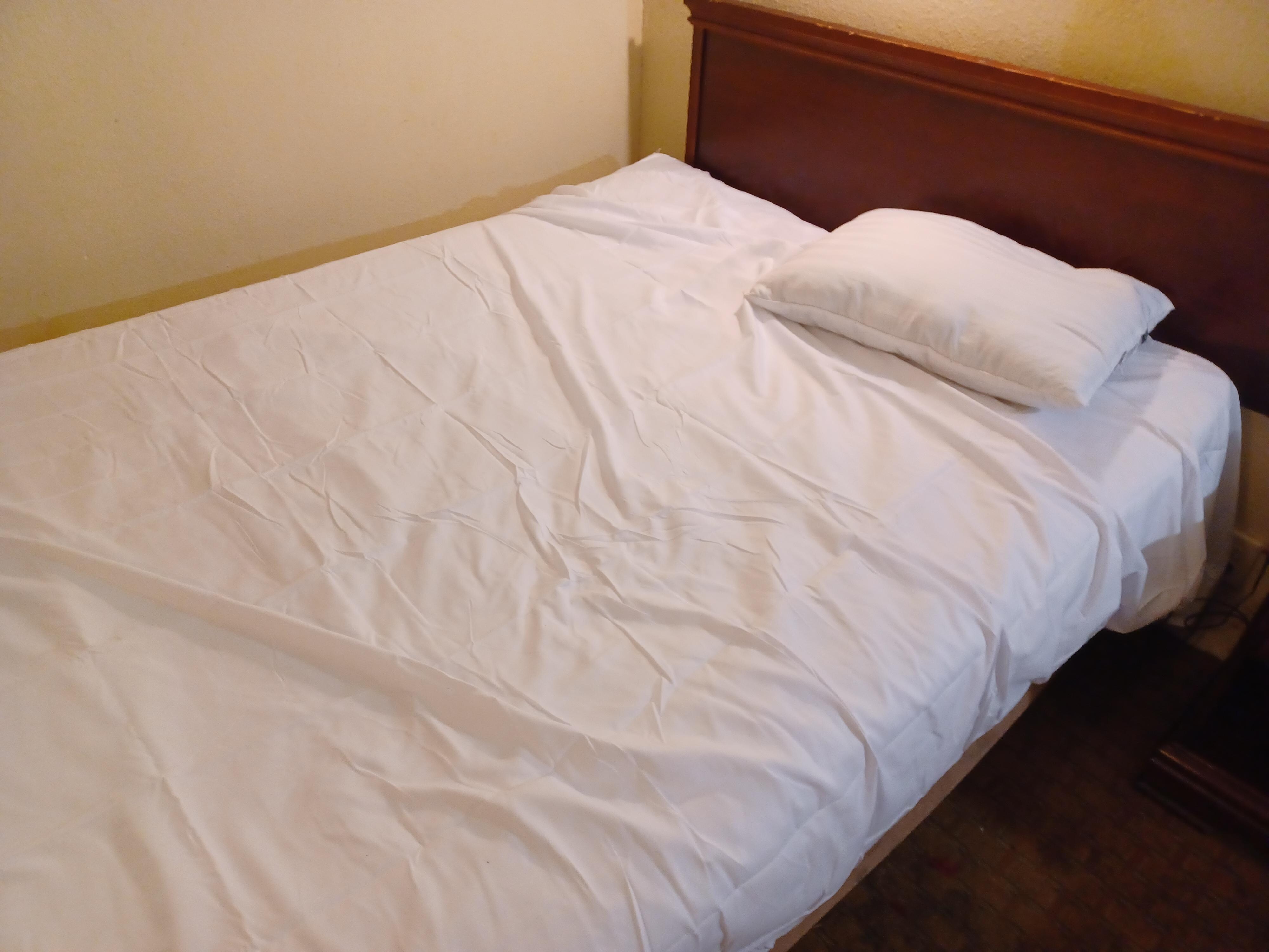 Only one fitted sheet on bed