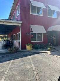 Nice little cafe for food