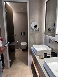 ruime mooie badkamer