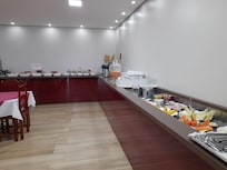 Café da manhã com pouca variedade