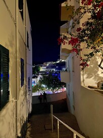 Nattlig vy ner till bargatan