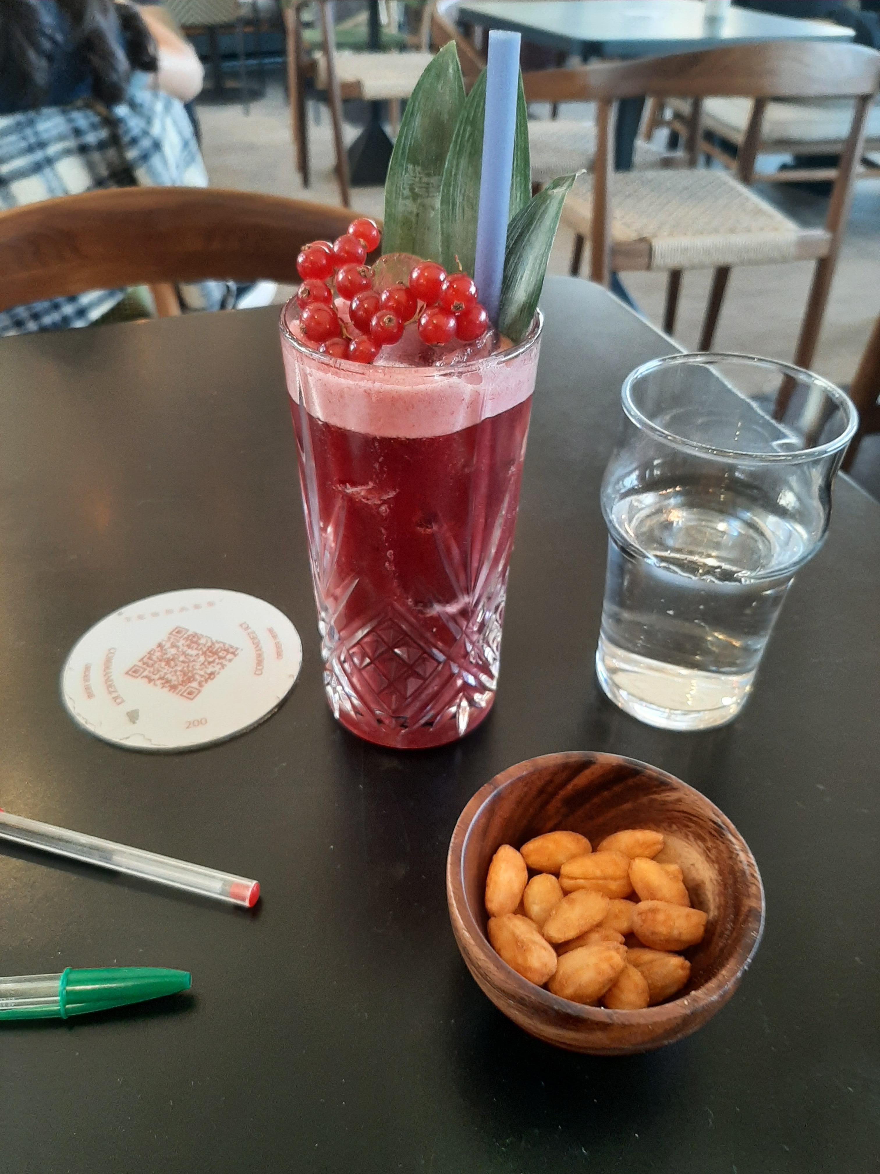 God drikke på terrassen.