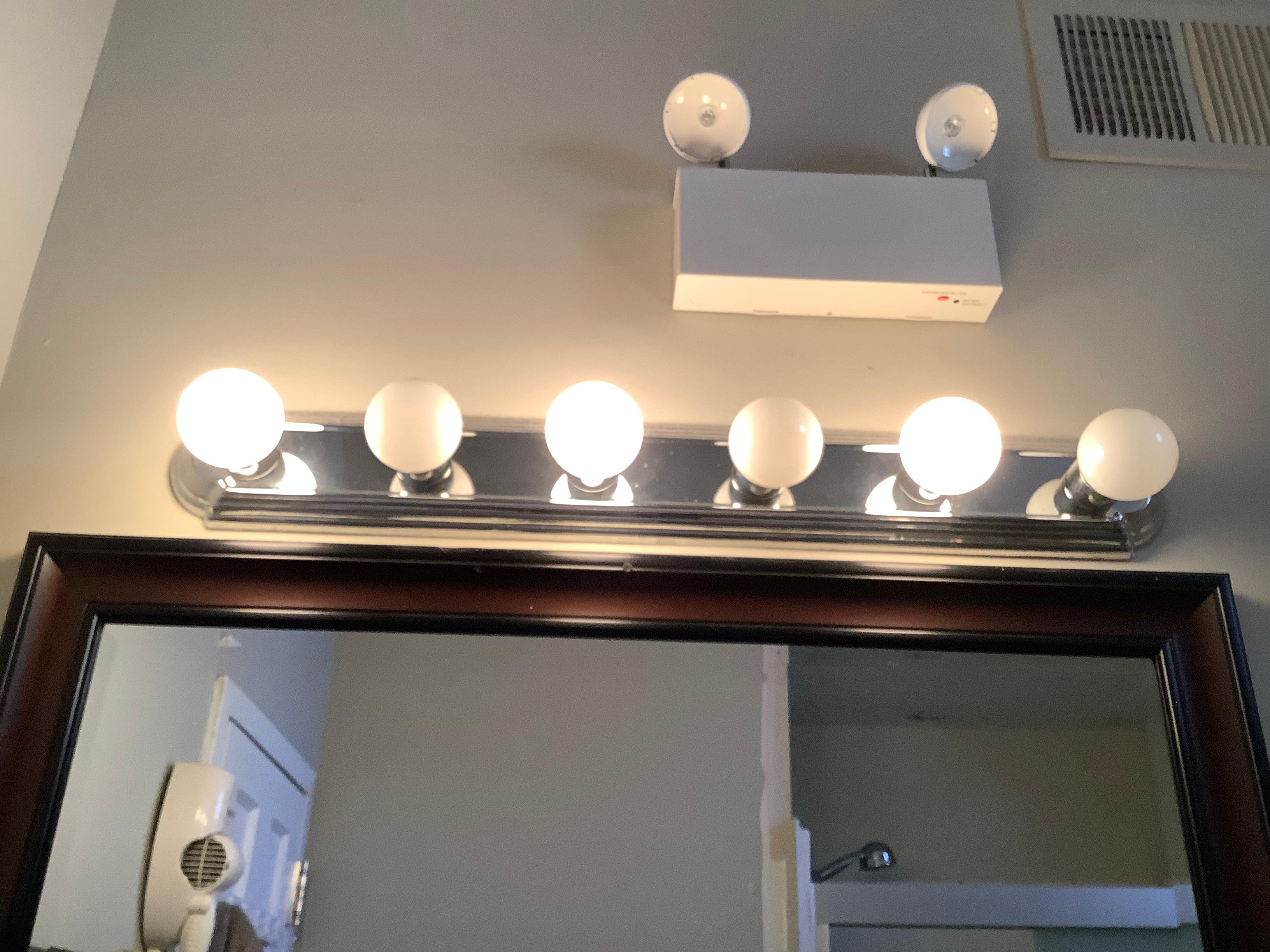 Partial bathroom lighting …only half the lightbulbs worked 