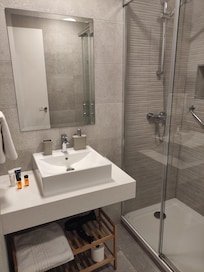 Baño hay dos de completos