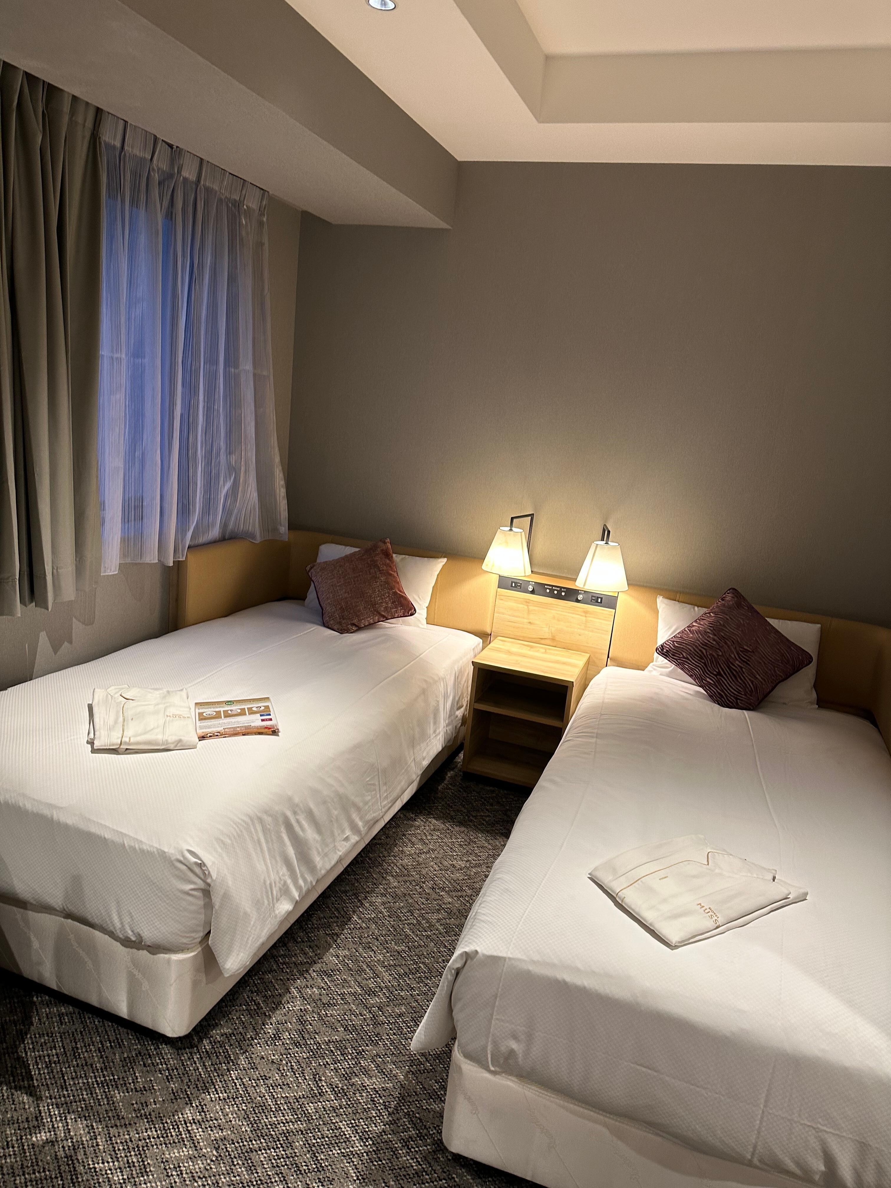 This comfort twin room is 20 square meters, and it is perfect for 2. The hotel located in 7町目 just five mins walk from 東銀座 exit A1.