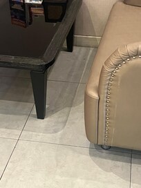 En flekk under bordett