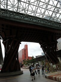 金沢駅東口広場のオブゼ