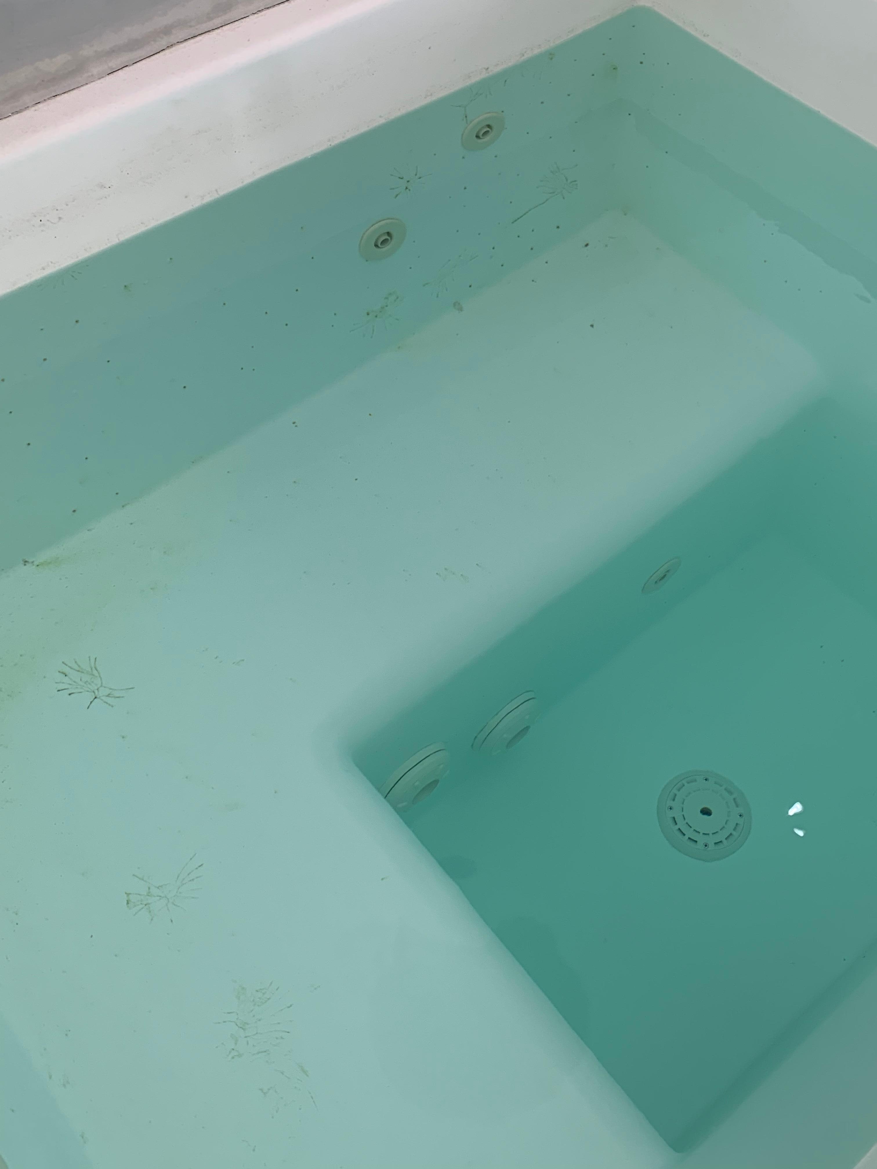 Revêtement jacuzzi à refaire